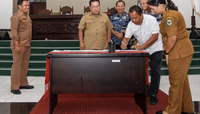 Wali Kota Pematangsiantar Wesly Silalahi SH MKn menghadiri Penutupan Rapat Paripurna VII DPRD Kota Pematangsiantar