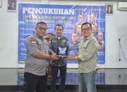 Bung Zamil Wakil Ketua DPRD Sibolga, Berikan Cendramata di Acara Pengkuhan DPC PJS Sibolga dan Tapteng